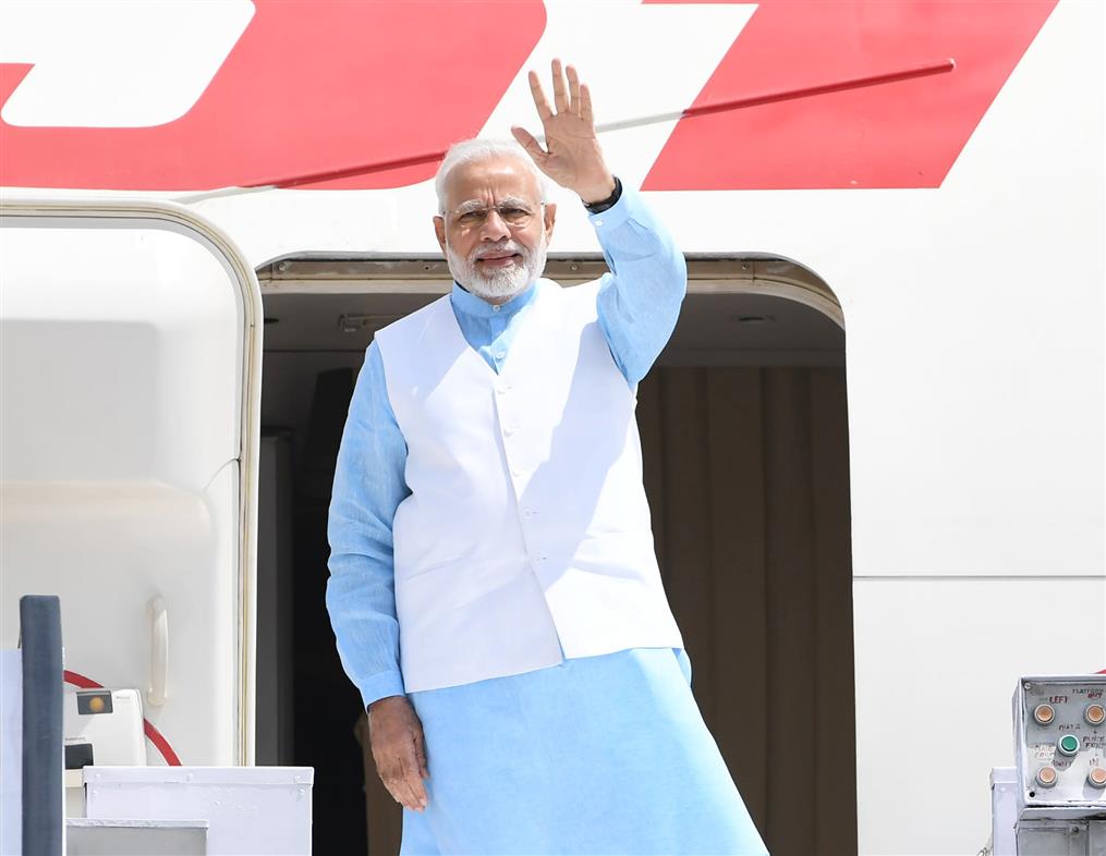 Narendra Modi - The Journey of a Common Man to become the Prime Minister of India - latestworldtrends.com