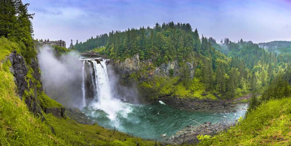 Amazing waterfall hikes near Seattle, USA